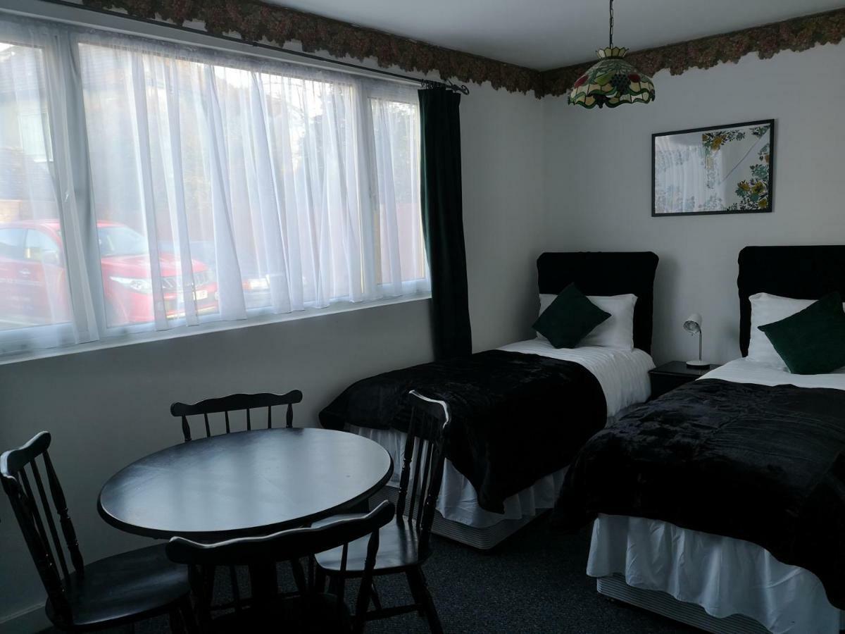 Havering Hotel Romford Extérieur photo
