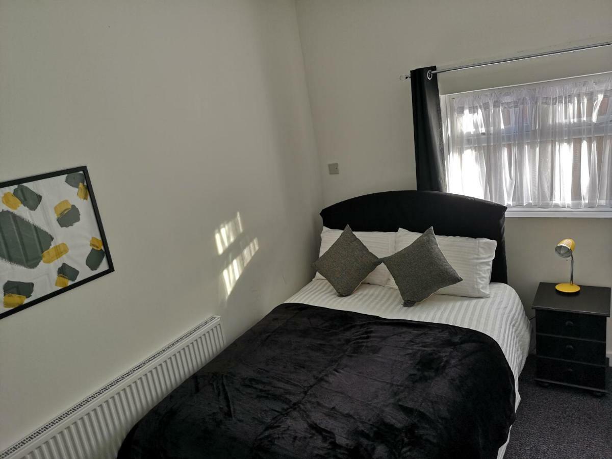 Havering Hotel Romford Extérieur photo